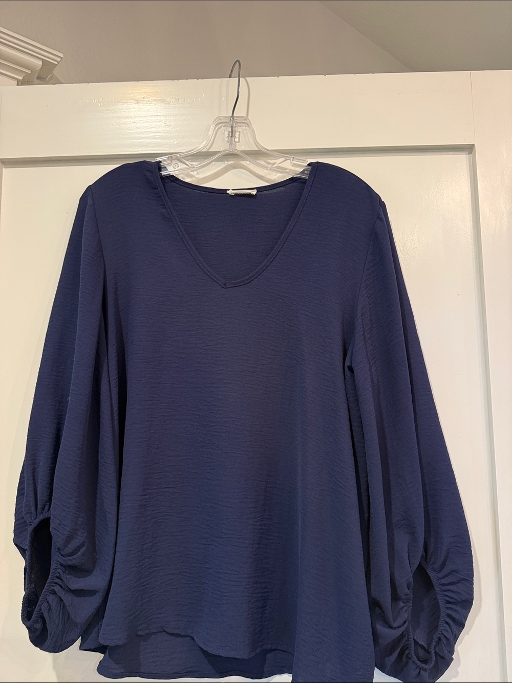 JODIFL Navy V-Neck Balloon Sleeve Tunic
